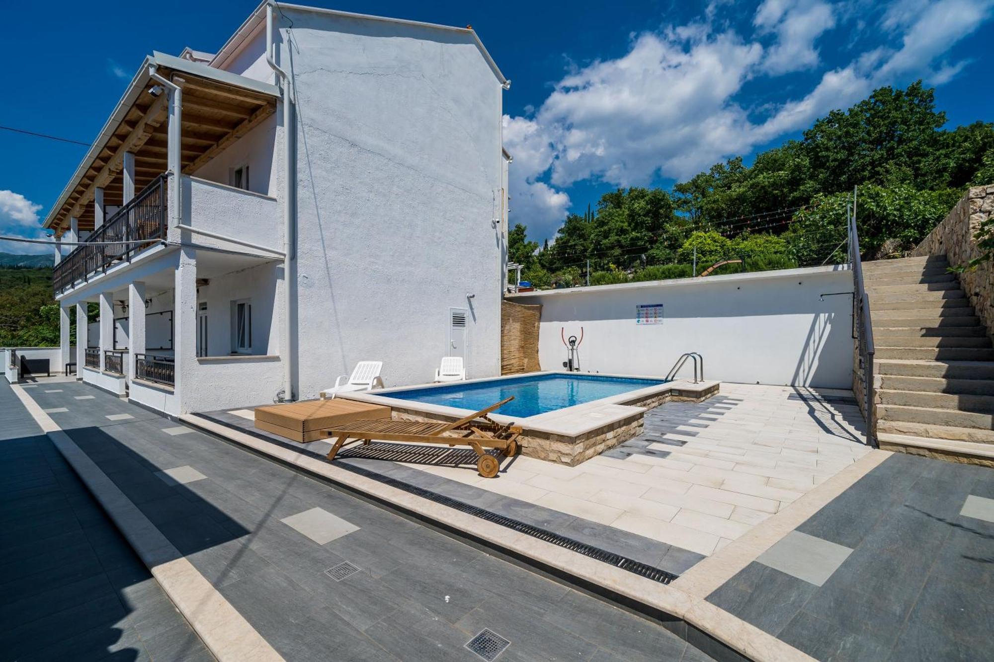 Mata Family Apartments Molunat Δωμάτιο φωτογραφία